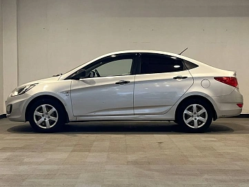 Hyundai Solaris, 2012г, передний привод, автомат