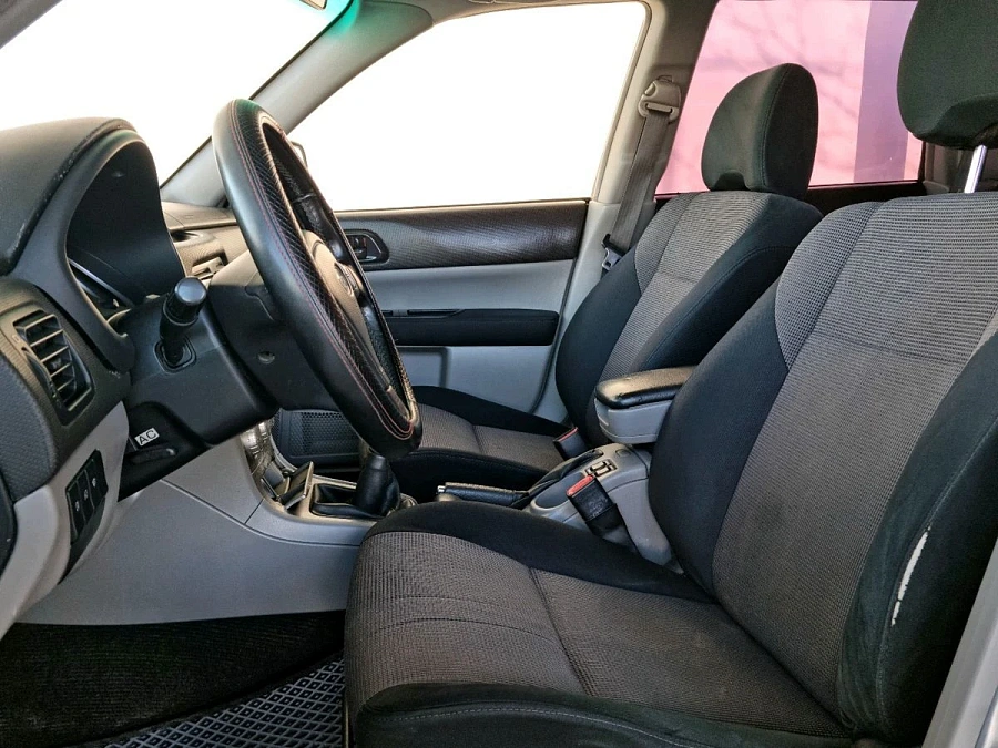 Subaru Forester, 2006г., полный привод, механика