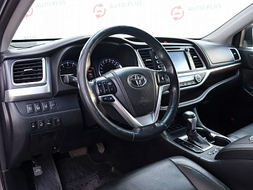 Toyota Highlander, 2015г, полный привод, автомат