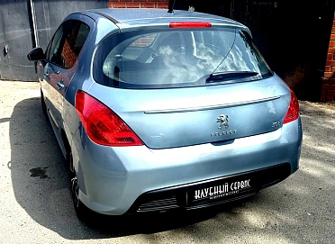 Peugeot 308, 2011г, передний привод, автомат