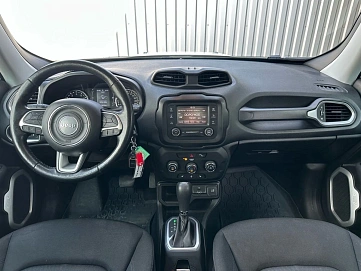 Jeep Renegade, 2018г, передний привод, робот