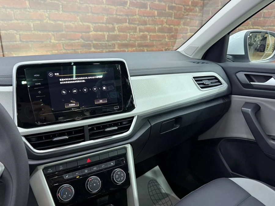 Volkswagen T-Roc, 2025г., передний привод, робот