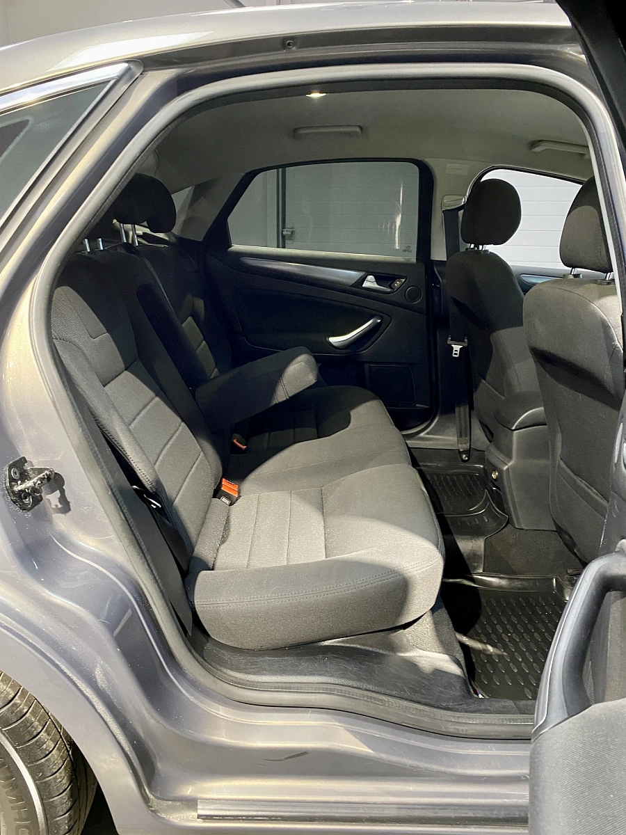 Ford Mondeo, 2012г., передний привод, робот