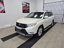 Toyota Highlander, 2011г, полный привод, автомат