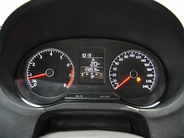 Volkswagen Polo, 2015г, передний привод, механика