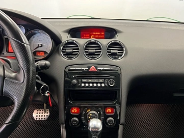 Peugeot 308, 2012г, передний привод, автомат
