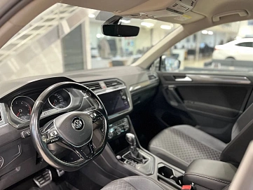Volkswagen Tiguan, 2018г, передний привод, робот