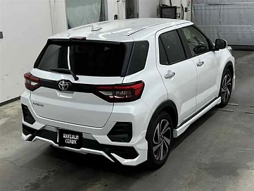 Toyota Raize, 2022г, полный привод, вариатор
