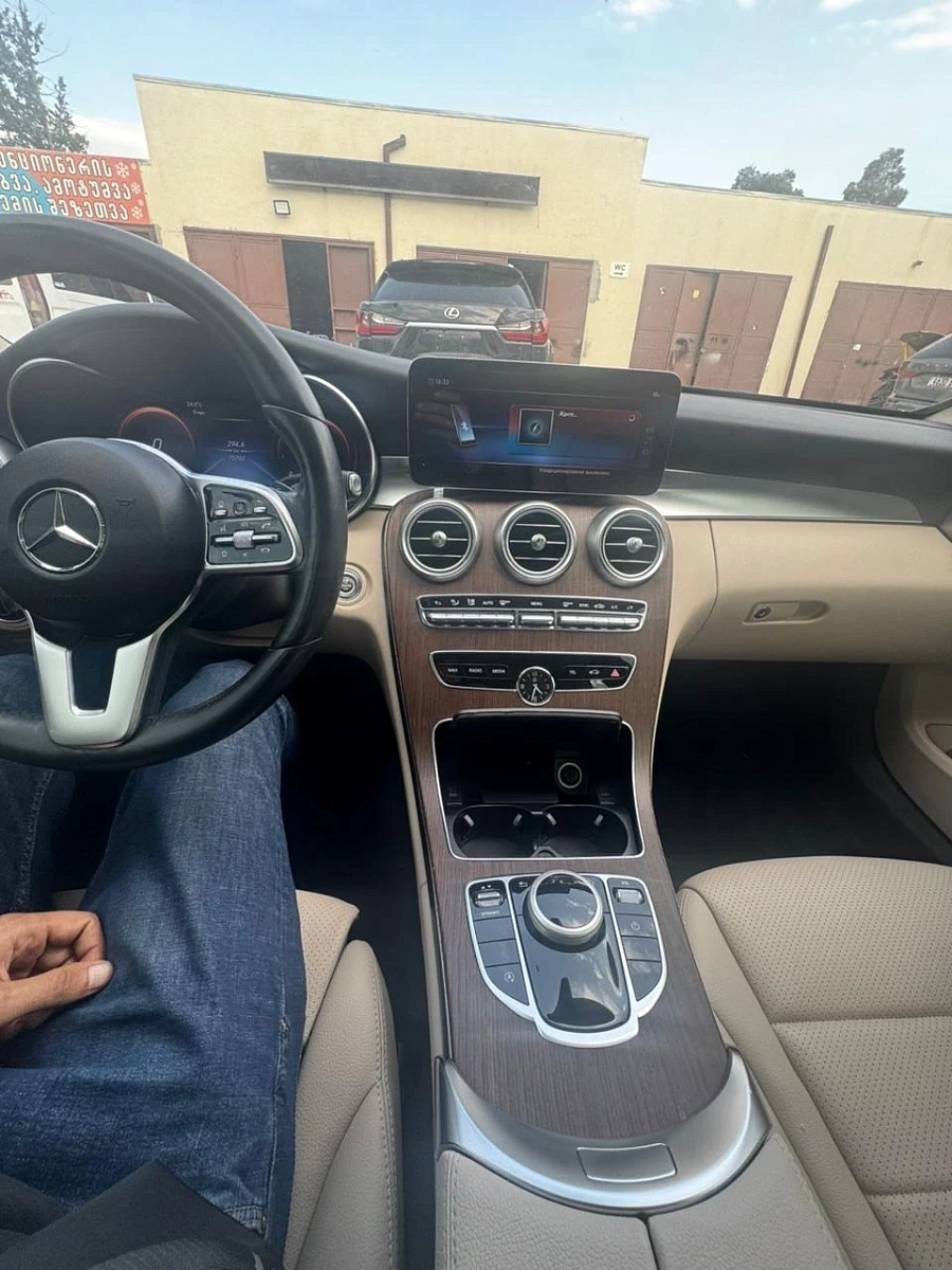 Mercedes-Benz C-Класс, 2021г., полный привод, автомат