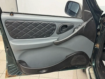 Chevrolet Niva, 2004г, полный привод, механика