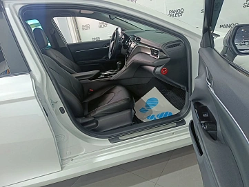 Toyota Camry, 2019г, передний привод, автомат