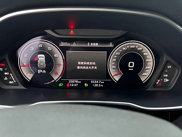 Audi Q3, 2022г, передний привод, робот