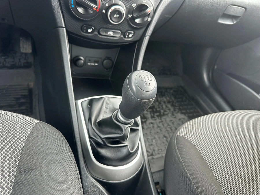 Hyundai Solaris, 2014г., передний привод, механика