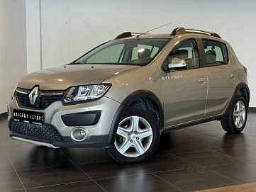 Renault Sandero, 2015г, передний привод, автомат