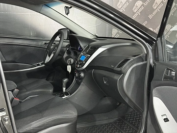 Hyundai Solaris, 2011г, передний привод, автомат