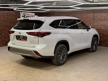Toyota Highlander, 2025г, полный привод, автомат