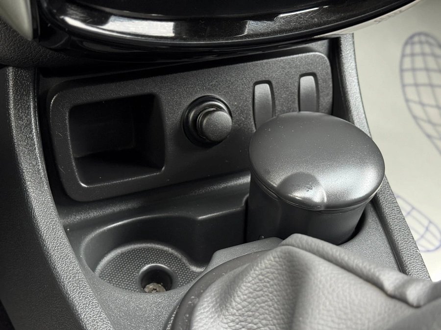 Nissan Terrano, 2015г., передний привод, механика