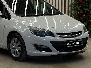 Opel Astra, 2013г, передний привод, механика