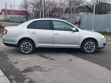 Volkswagen Jetta, 2010г, передний привод, робот