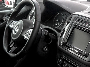 Volkswagen Tiguan, 2016г, передний привод, робот