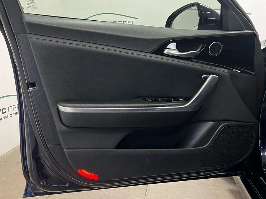 Kia Stinger, 2019г., передний привод, автомат