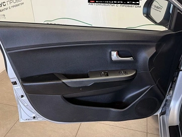 Kia Rio, 2013г., передний привод, автомат