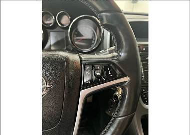 Opel Astra, 2013г, передний привод, механика