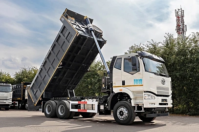 FAW J6 CA3250, 2023г, Задний привод, Механическая