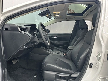 Toyota Corolla, 2021г, передний привод, вариатор