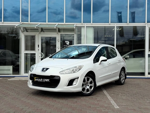 Peugeot 308, 2011г., передний привод, механика