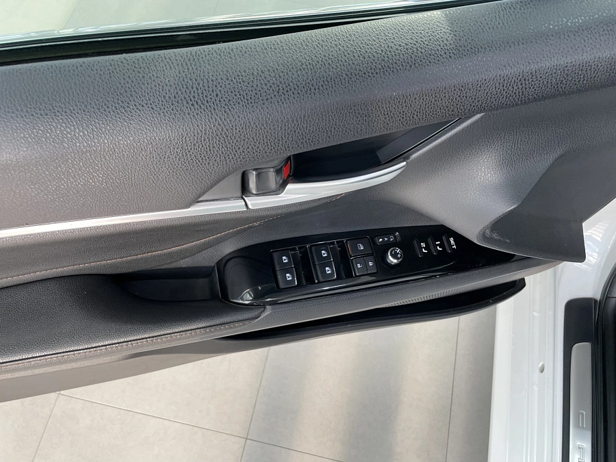 Toyota Camry, 2020г., передний привод, автомат