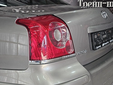 Toyota Avensis, 2006г, передний привод, автомат
