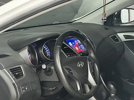 Hyundai Elantra, 2015г, передний привод, автомат