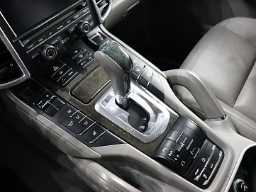 Porsche Cayenne, 2010г, полный привод, автомат