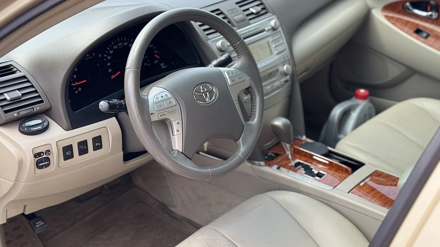 Toyota Camry, 2009г., передний привод, автомат