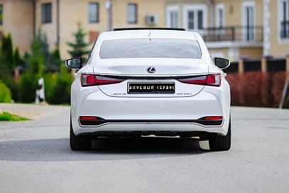 Lexus ES, 2019г, передний привод, автомат