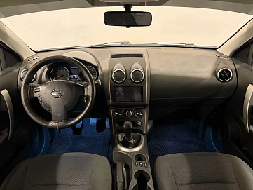 Nissan , 2011г., передний привод, механика