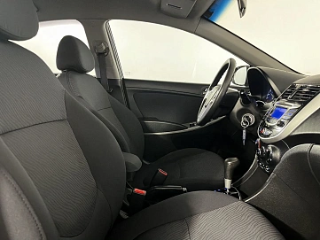 Hyundai Solaris, 2011г, передний привод, автомат