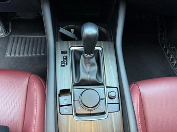 Mazda 3, 2022г, передний привод, автомат