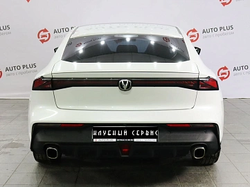 Changan UNI-V, 2023г, передний привод, робот