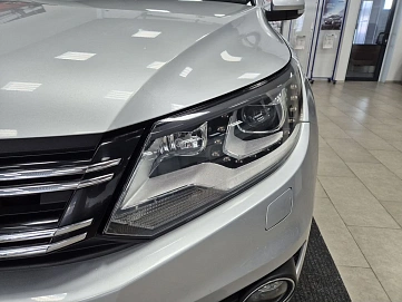 Volkswagen Tiguan, 2012г, полный привод, автомат