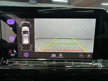 Volkswagen Golf, 2021г, передний привод, робот