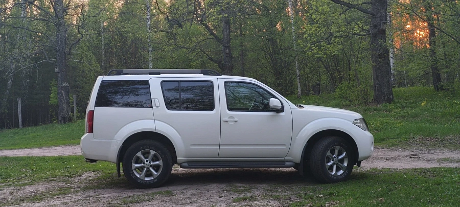 Nissan Pathfinder, 2012г., полный привод, автомат
