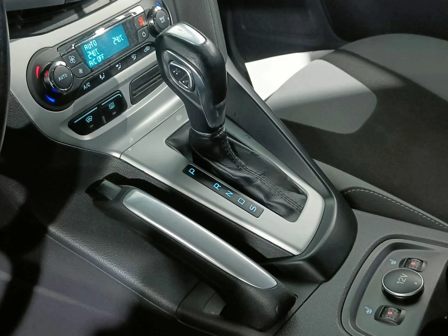 Ford Focus, 2012г., передний привод, автомат