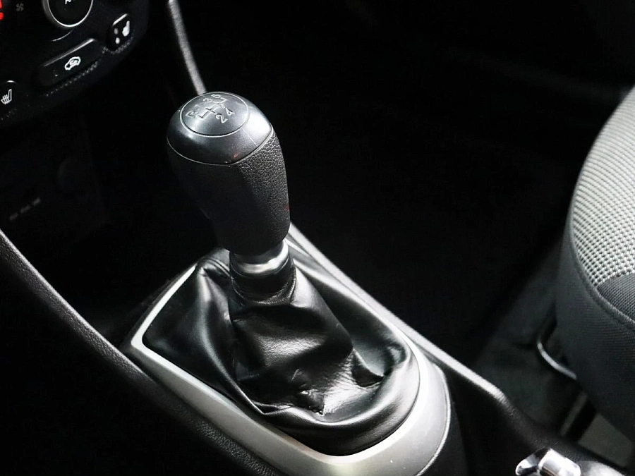 Hyundai Solaris, 2013г., передний привод, механика