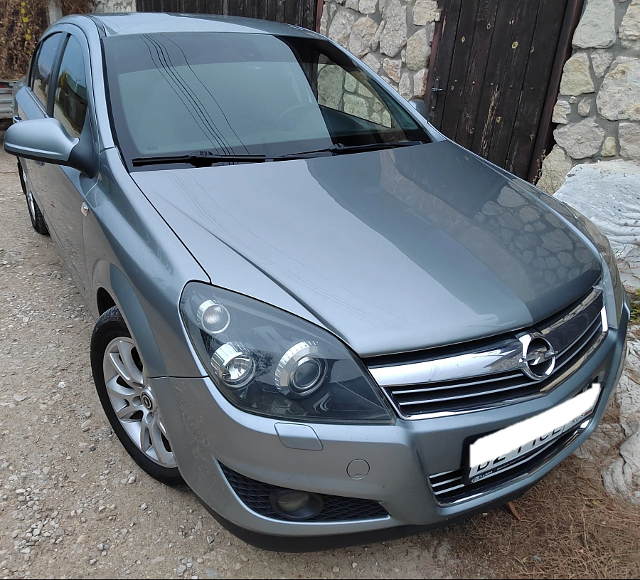 Opel Astra, 2012г., передний привод, автомат