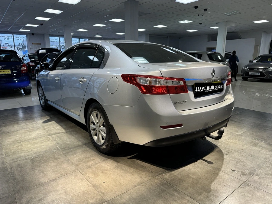 Renault Latitude, 2010г., передний привод, вариатор