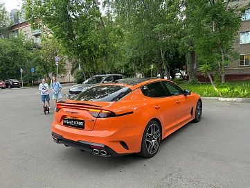 Kia Stinger, 2022г, полный привод, автомат