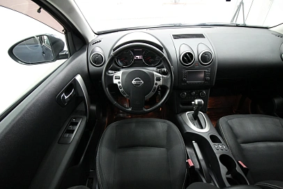 Nissan Qashqai, 2012г, передний привод, вариатор