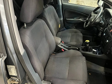 Nissan Almera, 2006г, передний привод, механика